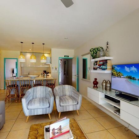 Bon Azur Beachfront Suites & Penthouses With Lov Тру о Биш Екстериор снимка